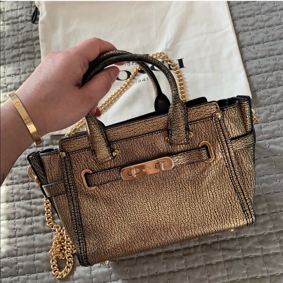 Auth Rare Coach Metallic Swagger Crossbody Purse - Picture 4 of 8